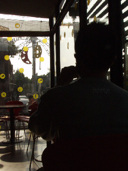 咖啡廳人物剪影2000年至2003年橘園經營時期台中20號倉庫藝術特區藝術村
