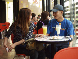 聊天表情(2)2002-03-31咖啡廳攝影拍照2000年至2003年橘園經營時期台中20號倉庫藝術特區藝術村