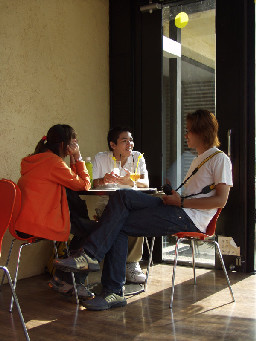 聊天表情2002-01-05咖啡廳攝影拍照2000年至2003年橘園經營時期台中20號倉庫藝術特區藝術村
