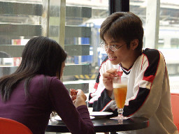 聊天表情2002-03-16咖啡廳攝影拍照2000年至2003年橘園經營時期台中20號倉庫藝術特區藝術村