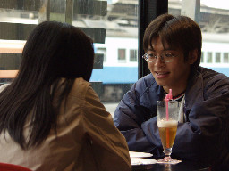 聊天表情2002-03-16咖啡廳攝影拍照2000年至2003年橘園經營時期台中20號倉庫藝術特區藝術村