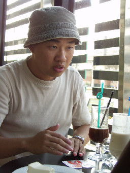 聊天表情2002-11-10咖啡廳攝影拍照2000年至2003年橘園經營時期台中20號倉庫藝術特區藝術村