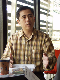 聊天表情2002-12-21咖啡廳攝影拍照2000年至2003年橘園經營時期台中20號倉庫藝術特區藝術村