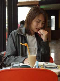 聊天表情夜景2002-03-30咖啡廳攝影拍照2000年至2003年橘園經營時期台中20號倉庫藝術特區藝術村