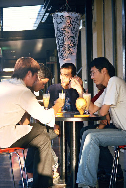 聊天表情系列-夕陽與咖啡咖啡廳攝影拍照2000年至2003年橘園經營時期台中20號倉庫藝術特區藝術村