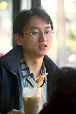 聊天表情系列傳統相機-3咖啡廳攝影拍照2000年至2003年橘園經營時期台中20號倉庫藝術特區藝術村