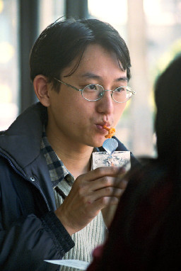聊天表情系列傳統相機-3咖啡廳攝影拍照2000年至2003年橘園經營時期台中20號倉庫藝術特區藝術村