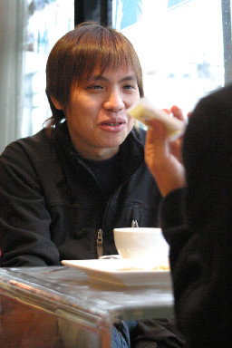 聊天表情2005-03-12咖啡廳攝影拍照2003年至2006年加崙工作室(大開劇團)時期台中20號倉庫藝術特區藝術村