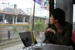 聊天表情2005-11-12咖啡廳攝影拍照2003年至2006年加崙工作室(大開劇團)時期台中20號倉庫藝術特區藝術村