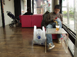 邀請人物2006-01-08咖啡廳攝影拍照2003年至2006年加崙工作室(大開劇團)時期台中20號倉庫藝術特區藝術村