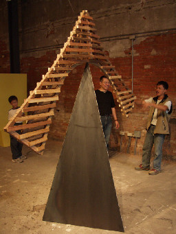 王振瑋裝置藝術展2003-11-23展覽活動2003年至2006年加崙工作室(大開劇團)時期台中20號倉庫藝術特區藝術村