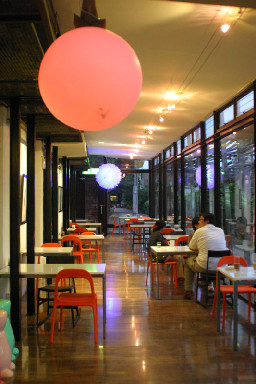 咖啡館藝廊夜景200609102006-2009年橘園經營時期台中20號倉庫藝術特區藝術村