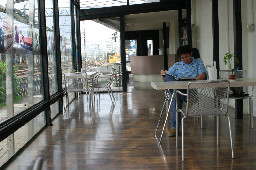 咖啡館人物篇2006-05-062006年5月至8月文建會接管時期台中20號倉庫藝術特區藝術村