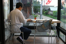 咖啡館室內佈置完成2006年5月至8月文建會接管時期台中20號倉庫藝術特區藝術村