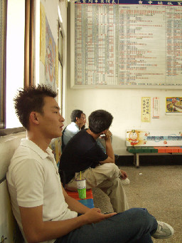候車室後站台中火車站台灣鐵路旅遊攝影