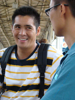 月台交談旅客2007-09-09台中火車站台灣鐵路旅遊攝影