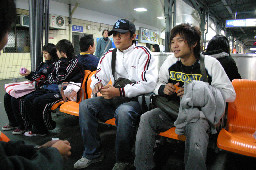 月台交談旅客邀請20061216台中火車站台灣鐵路旅遊攝影