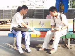 月台交談的旅客2005台中火車站台灣鐵路旅遊攝影