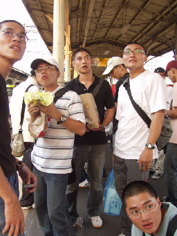 月台旅客2004年台中火車站台灣鐵路旅遊攝影