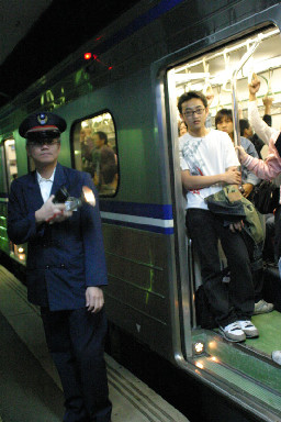 旅客速寫台中縣王田成功火車站山線鐵路台灣鐵路旅遊攝影