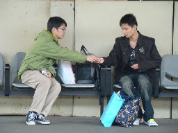 月台旅客2009年彰化火車站台灣鐵路旅遊攝影