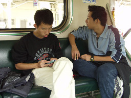 交談的旅客2002電車-區間車台灣鐵路旅遊攝影