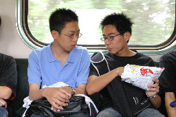 交談旅客(1)2005-04-23街拍帥哥台灣鐵路旅遊攝影