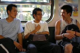 交談旅客(2)2005-07-09街拍帥哥台灣鐵路旅遊攝影