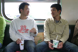 交談旅客2005-04-05街拍帥哥台灣鐵路旅遊攝影
