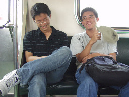 交談的旅客2004-08-15街拍帥哥台灣鐵路旅遊攝影