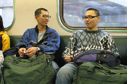 返家的阿兵哥2005-02-10街拍帥哥台灣鐵路旅遊攝影