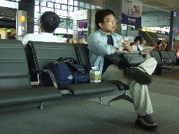 台灣高鐵台中烏日站旅客特寫篇高鐵台灣鐵路旅遊攝影