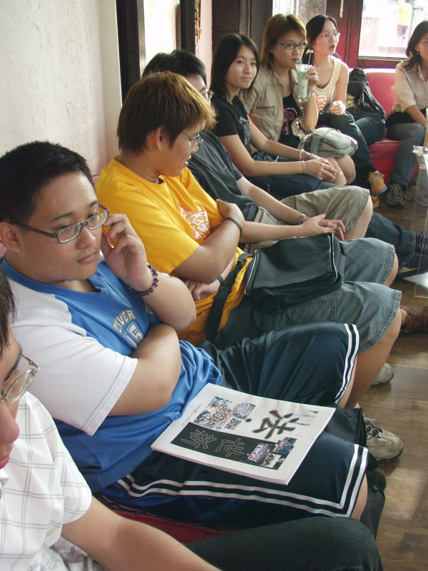 台中20號倉庫藝術村2003年至2006年加崙工作室(大開劇團)時期咖啡廳人物速寫大學迎新2005-08-27