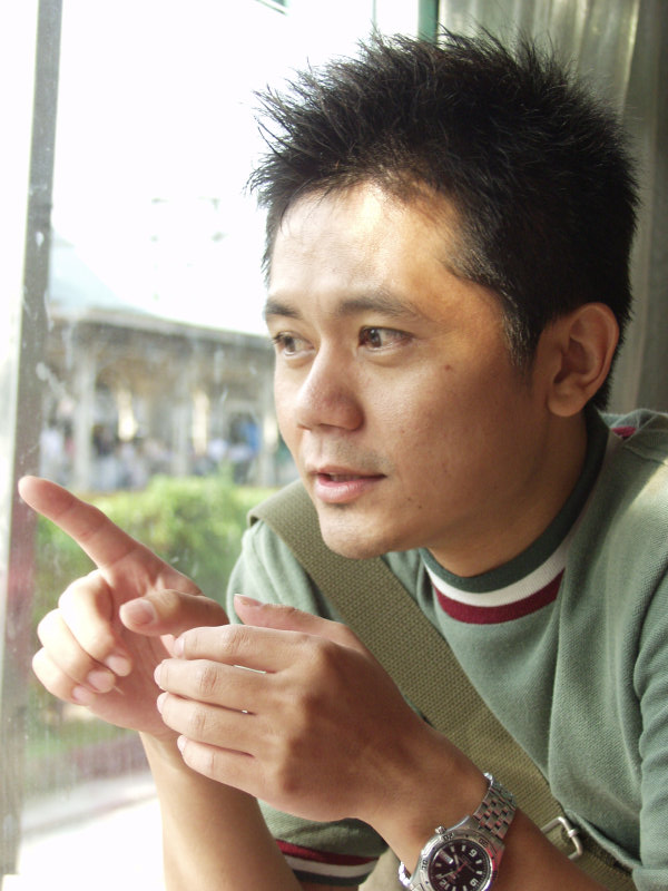 台中20號倉庫藝術村2003年至2006年加崙工作室(大開劇團)時期咖啡廳人物速寫對話人物2005-06-11