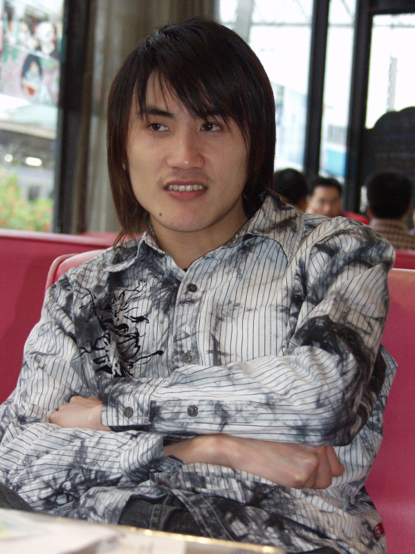台中20號倉庫藝術村2003年至2006年加崙工作室(大開劇團)時期咖啡廳人物速寫對話人物2006-03-12