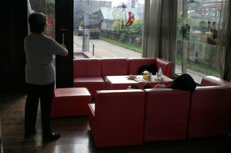 台中20號倉庫藝術村2003年至2006年加崙工作室(大開劇團)時期咖啡廳夕陽景緻