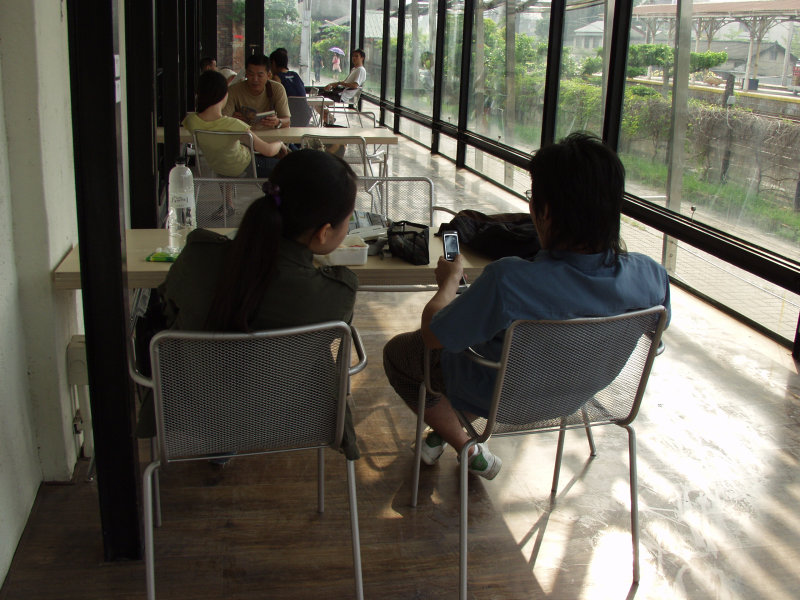 台中20號倉庫藝術村2006年5月至8月文建會接管時期咖啡館室內佈置完成