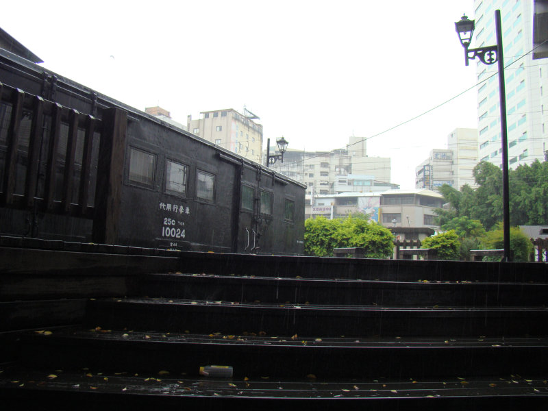台中20號倉庫藝術村2006-2009年橘園經營時期雨景2007-09-09