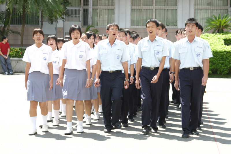 網路同學會嶺東中學-嶺東工商軍歌比賽2004-09-17