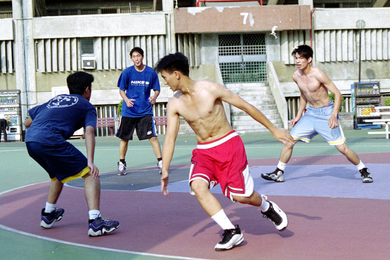 運動攝影夏天的籃球場(台中體育場)夏天籃球場系列-3