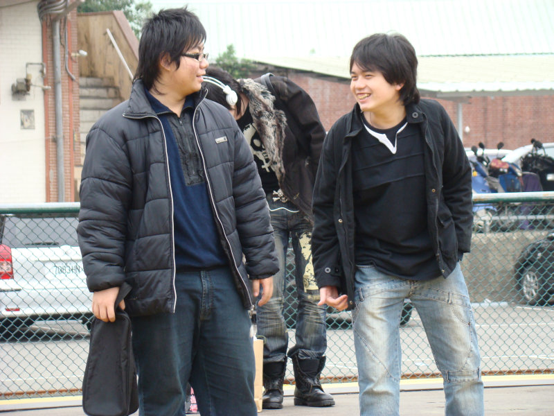 鐵道人文台中火車站月台交談旅客2008