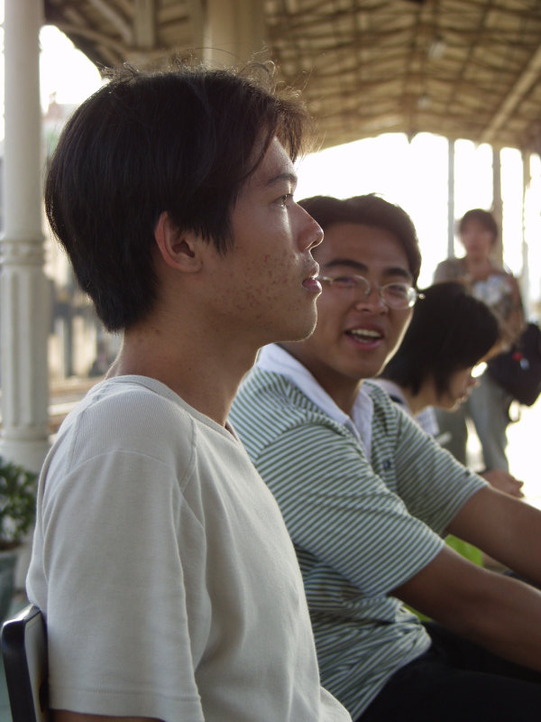 鐵道人文台中火車站月台旅客特寫2002