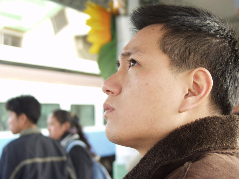 鐵道人文彰化火車站月台旅客2004年