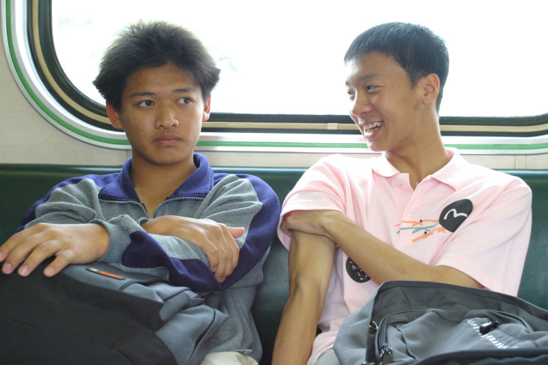 鐵道人文電車-區間車對話的旅客交談的旅客(2)2005-04-10