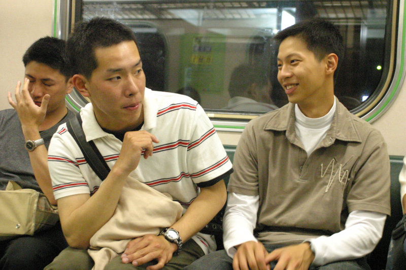 鐵道人文電車-區間車對話的旅客后里阿兵哥2005-04-15