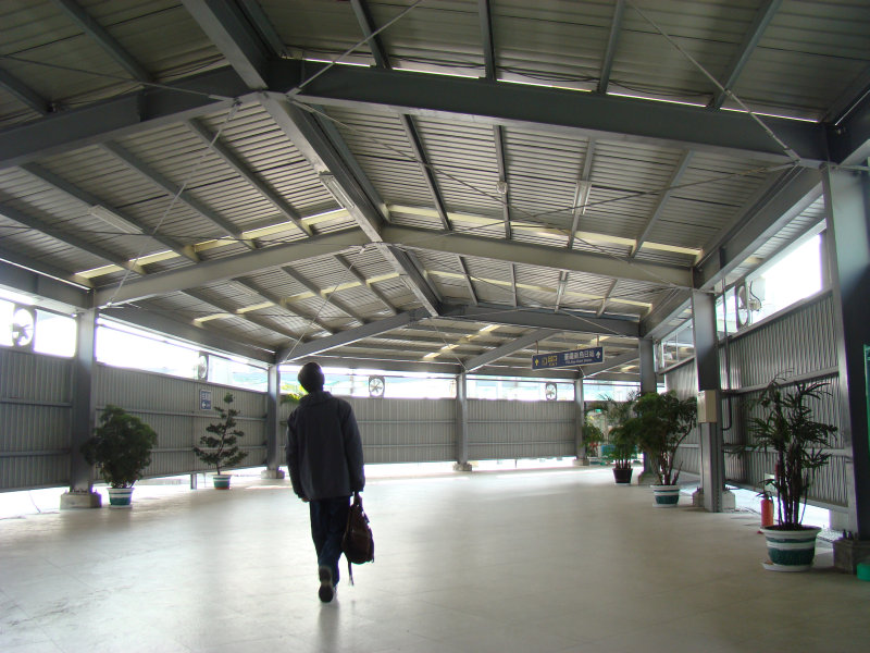 鐵道人文高鐵台鐵新烏日火車站建築