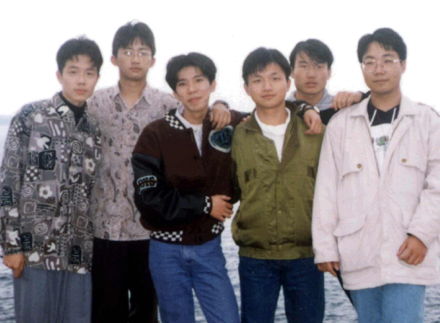 30年前帥哥照片團體合照