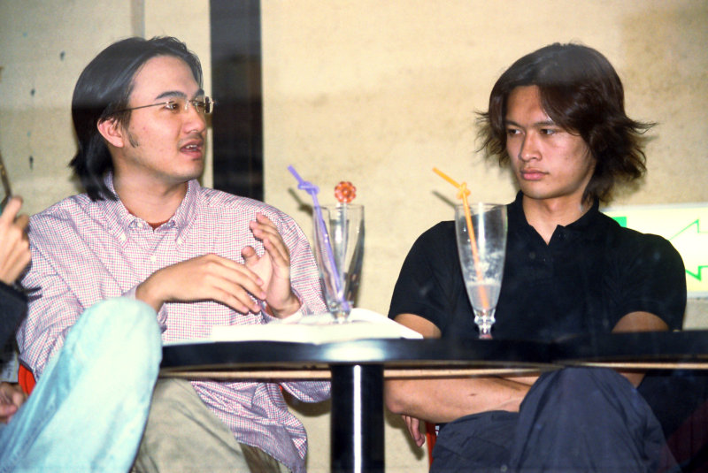 台中20號倉庫藝術特區藝術村2000年至2003年橘園經營時期咖啡廳攝影拍照型男同學會攝影照片10