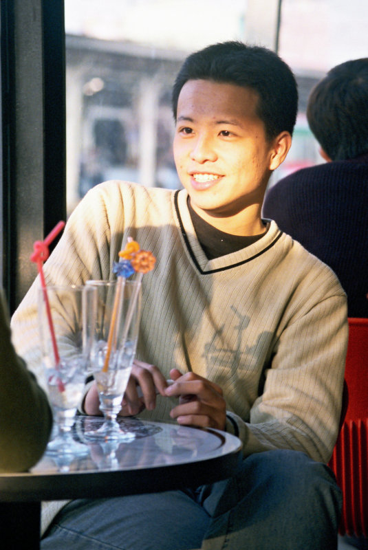 台中20號倉庫藝術特區藝術村2000年至2003年橘園經營時期咖啡廳攝影拍照夕陽下的對話攝影照片33