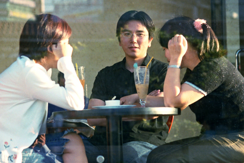 台中20號倉庫藝術特區藝術村2000年至2003年橘園經營時期咖啡廳攝影拍照聊天表情表情系列(2000-2001年)攝影照片9
